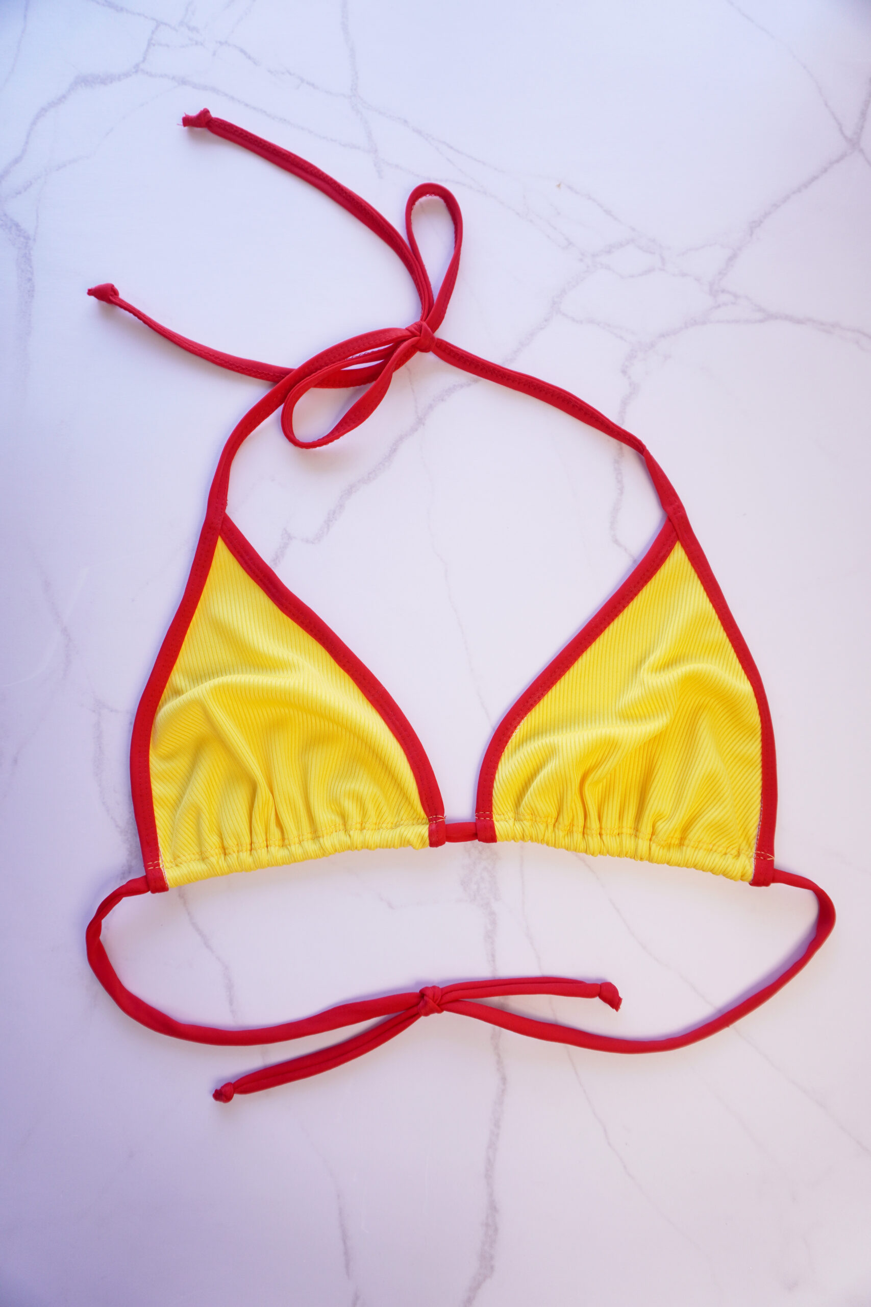 Conjunto bikini con vivos regulable - Imagen 2